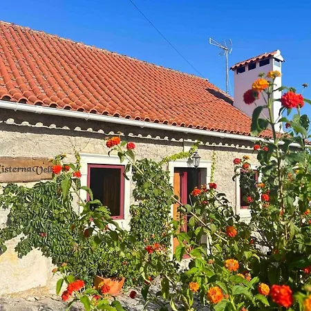 Casa de Férias Charming House With Private Pool In